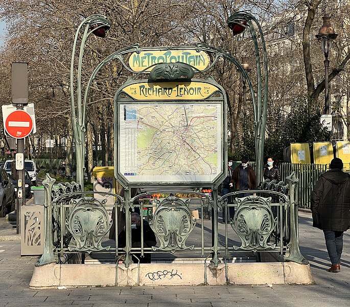 Édicule Guimard de la station Richard-Lenoir - Paris 11ème