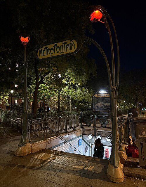 Édicule Guimard de la station Richard-Lenoir - Paris 11ème