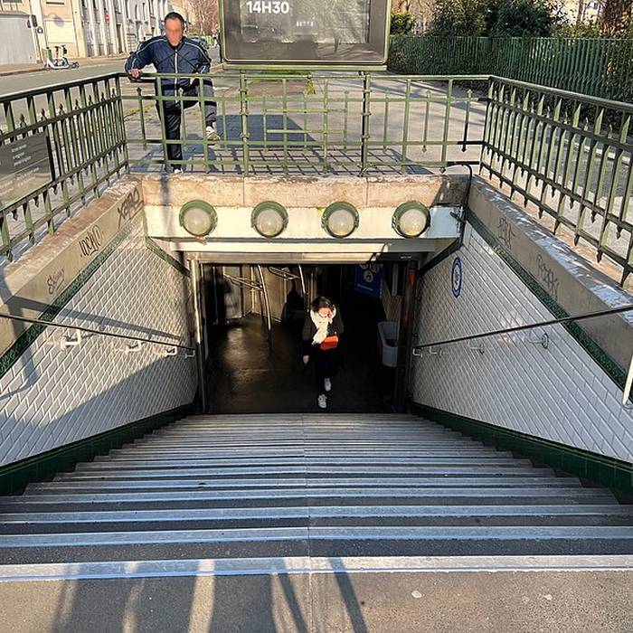 Photo de Édicule Guimard de la station Richard-Lenoir - Paris 11ème