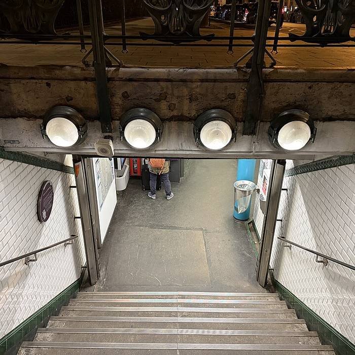 Photo de Édicule Guimard de la station Richard-Lenoir - Paris 11ème
