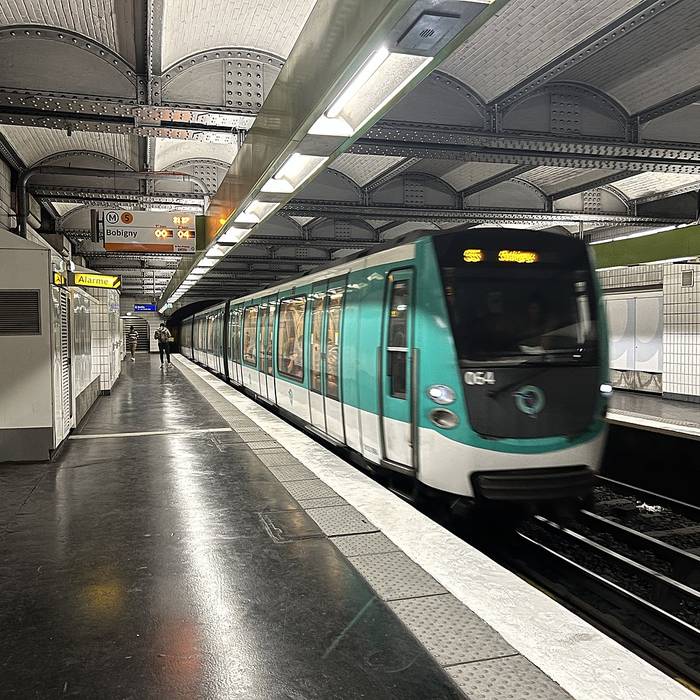 Photo de Édicule Guimard de la station Richard-Lenoir - Paris 11ème