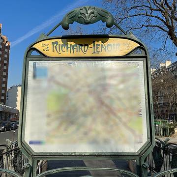 Édicule Guimard de la station Richard-Lenoir - Paris 11ème