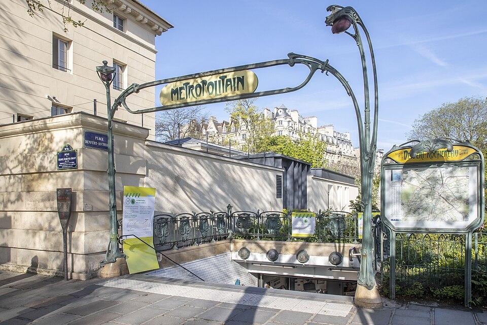 Édicule Guimard de la station Denfert-Rochereau - Paris 14ème