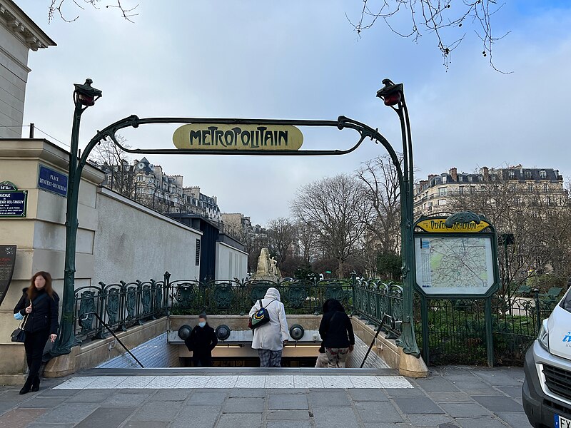 Édicule Guimard de la station Denfert-Rochereau - Paris 14ème