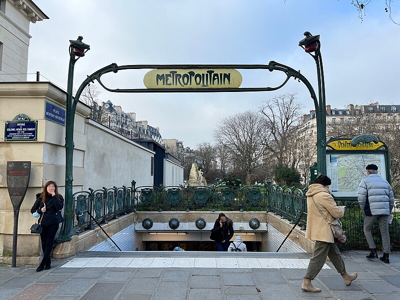 Édicule Guimard de la station Denfert-Rochereau - Paris 14ème