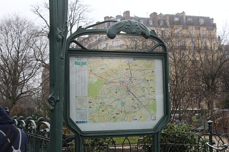 Édicule Guimard de la station Denfert-Rochereau - Paris 14ème