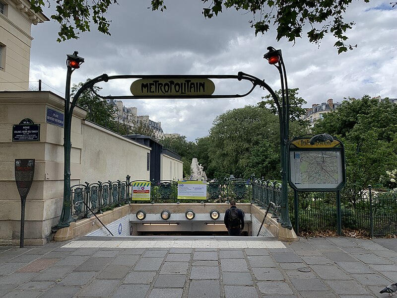 Édicule Guimard de la station Denfert-Rochereau - Paris 14ème