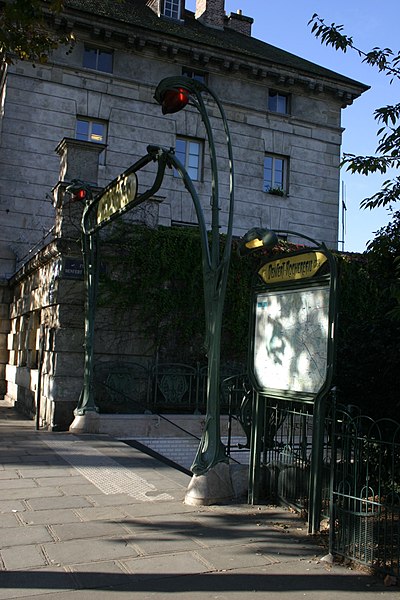 Édicule Guimard de la station Denfert-Rochereau - Paris 14ème