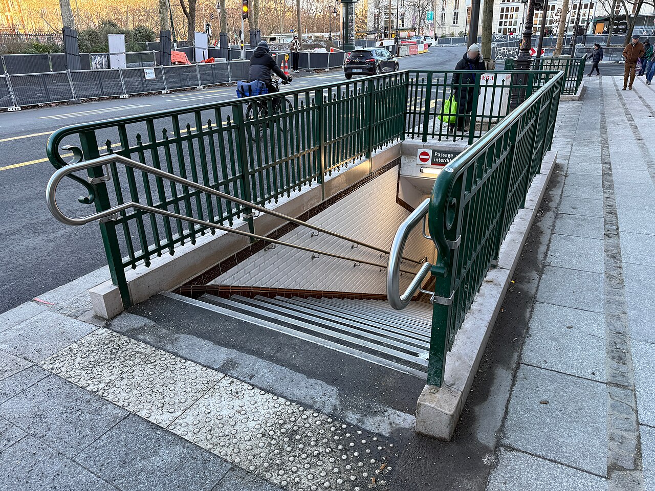 Édicule Guimard de la station Denfert-Rochereau - Paris 14ème