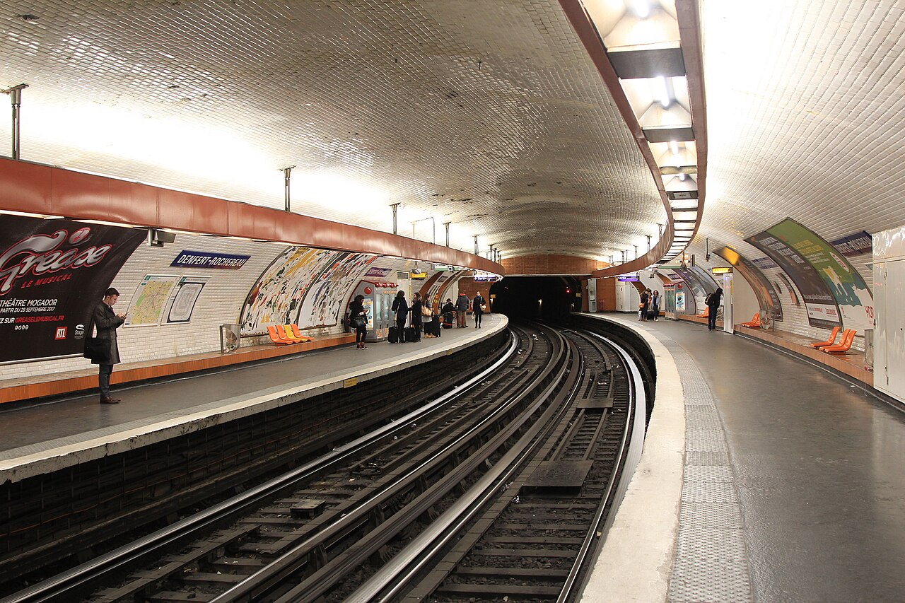 Édicule Guimard de la station Denfert-Rochereau - Paris 14ème