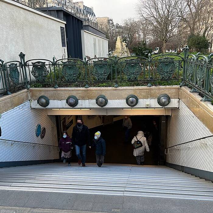 Photo de Édicule Guimard de la station Denfert-Rochereau - Paris 14ème