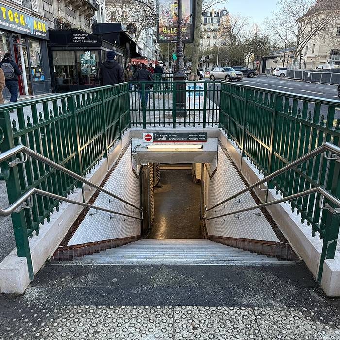 Photo de Édicule Guimard de la station Denfert-Rochereau - Paris 14ème