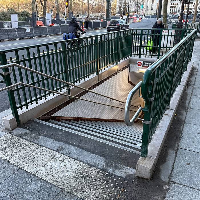 Photo de Édicule Guimard de la station Denfert-Rochereau - Paris 14ème
