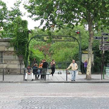Édicule Guimard de la station Denfert-Rochereau - Paris 14ème