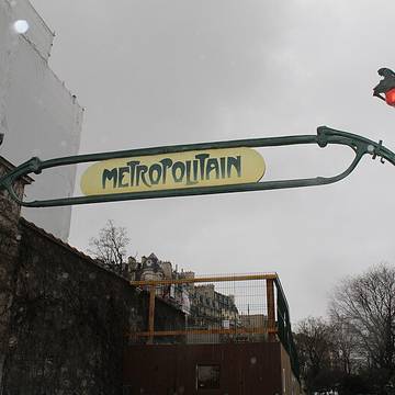 Édicule Guimard de la station Denfert-Rochereau - Paris 14ème