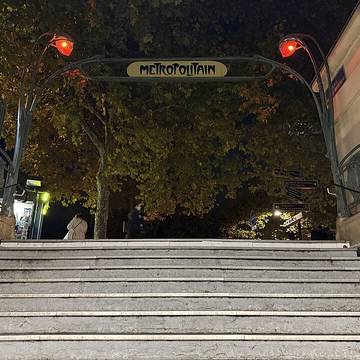 Édicule Guimard de la station Denfert-Rochereau - Paris 14ème