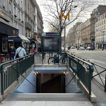 Édicule Guimard de la station Denfert-Rochereau - Paris 14ème