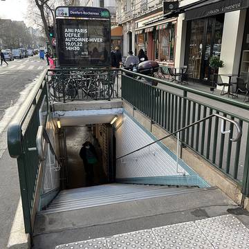 Édicule Guimard de la station Denfert-Rochereau - Paris 14ème
