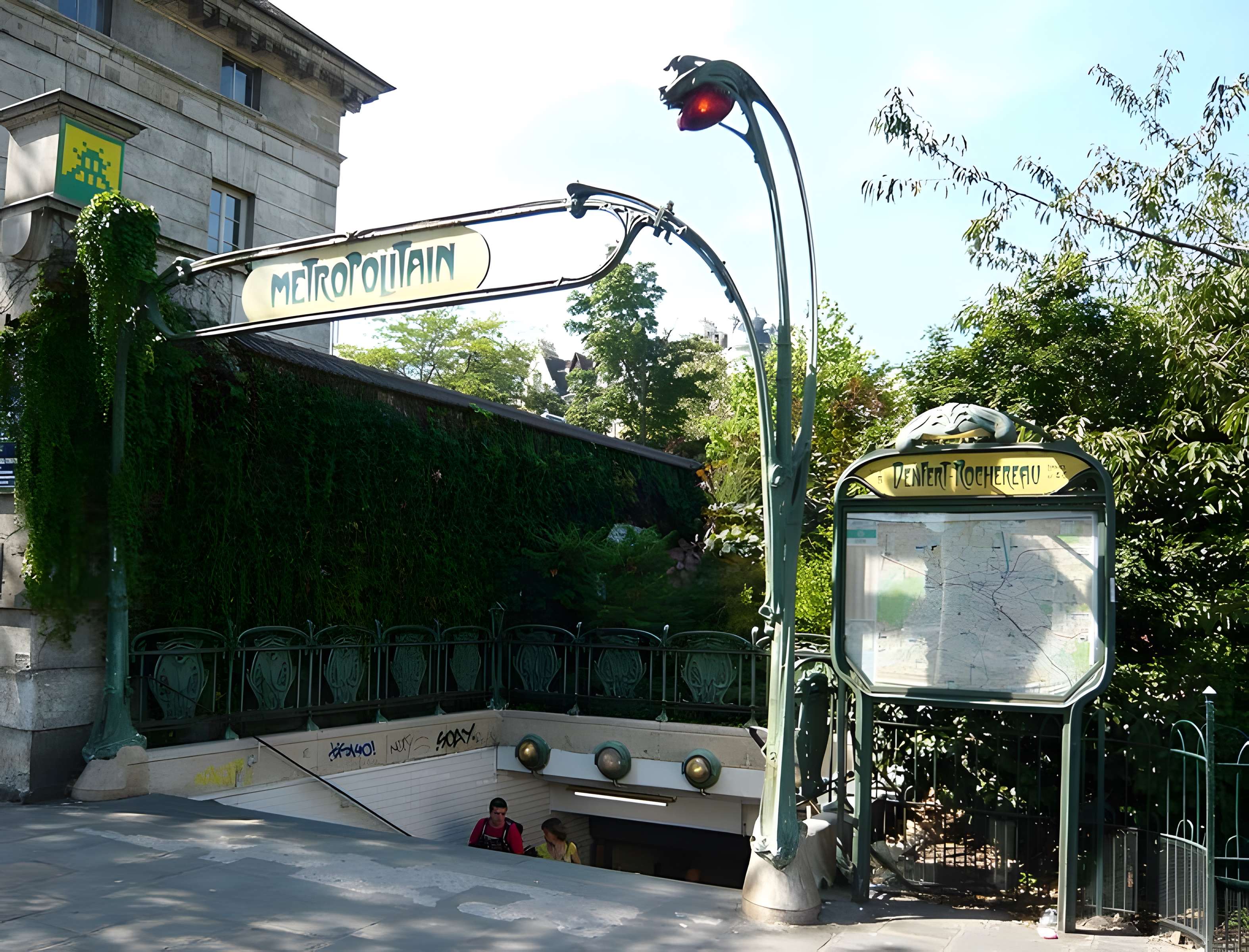 Édicule Guimard de la station Denfert-Rochereau - Paris 14ème 