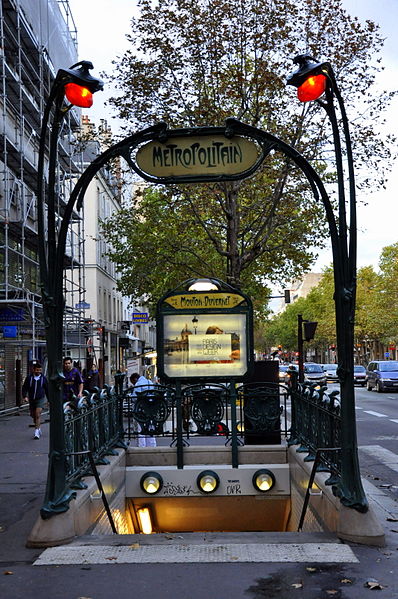 Édicule Guimard de la station Mouton-Duvernet - Paris 14ème