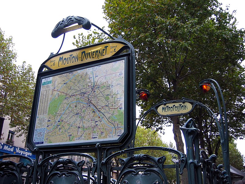 Édicule Guimard de la station Mouton-Duvernet - Paris 14ème