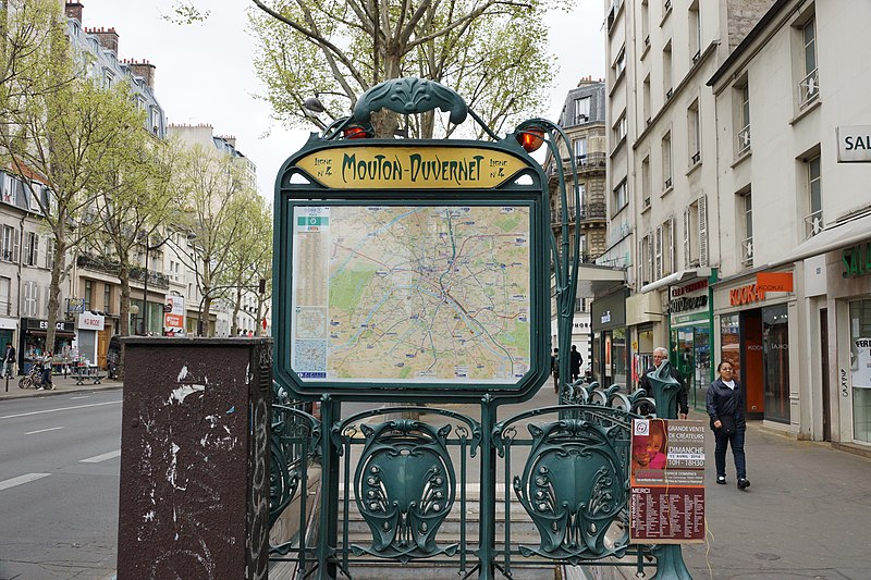 Édicule Guimard de la station Mouton-Duvernet - Paris 14ème