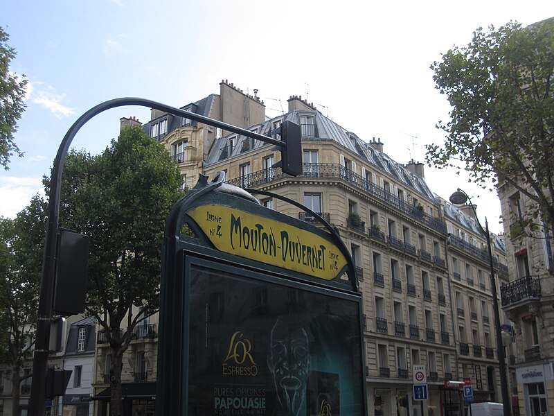 Édicule Guimard de la station Mouton-Duvernet - Paris 14ème