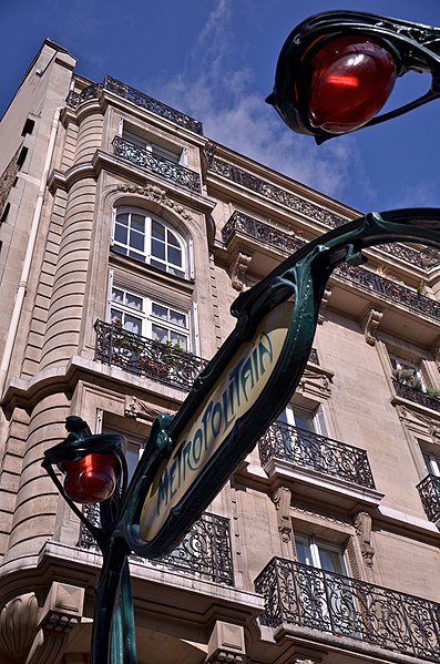 Édicule Guimard de la station Mouton-Duvernet - Paris 14ème