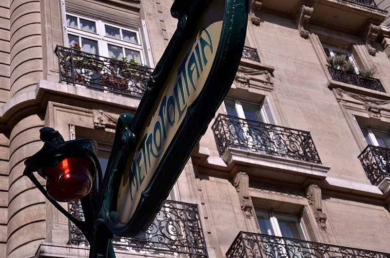 Édicule Guimard de la station Mouton-Duvernet - Paris 14ème