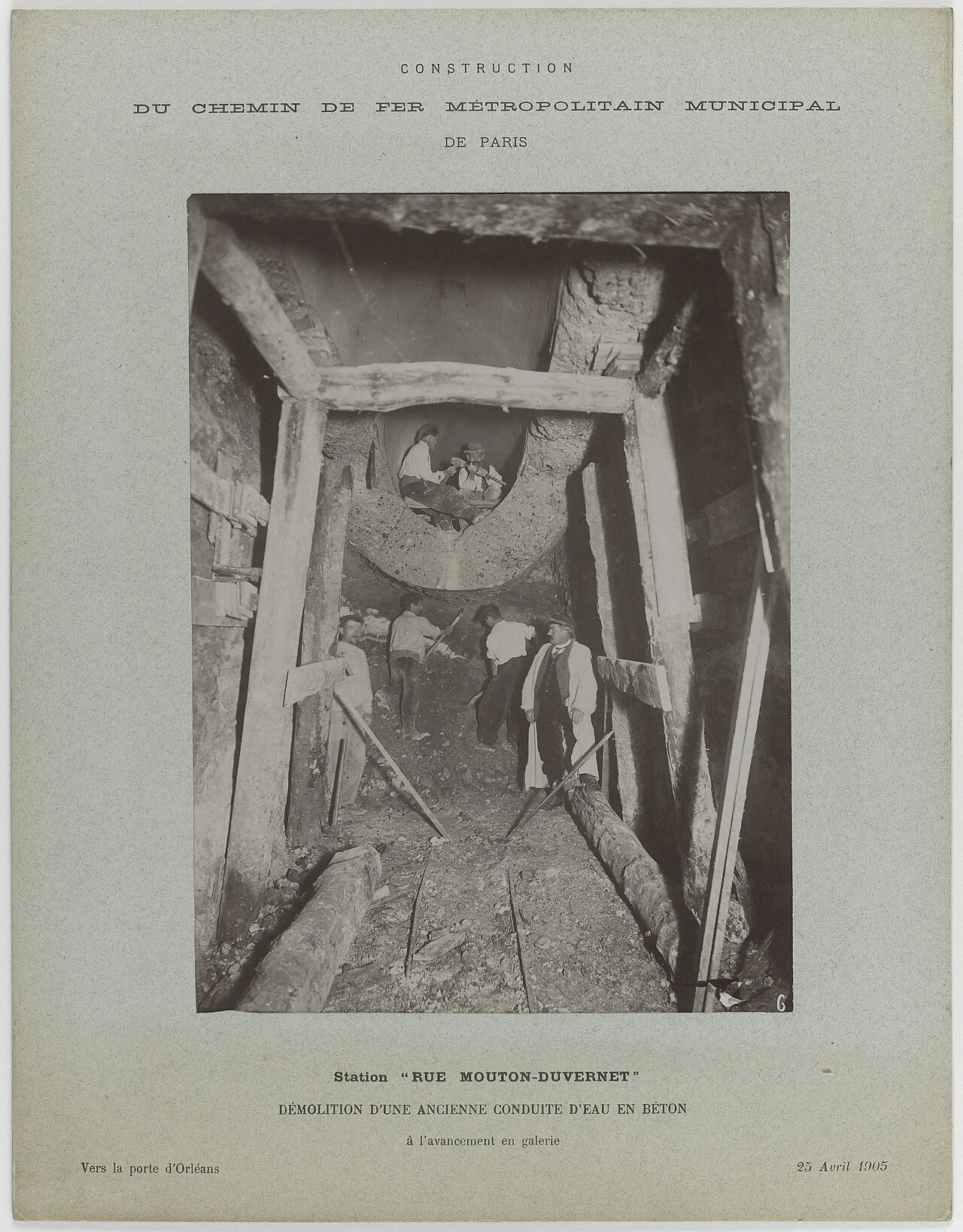 Édicule Guimard de la station Mouton-Duvernet - Paris 14ème