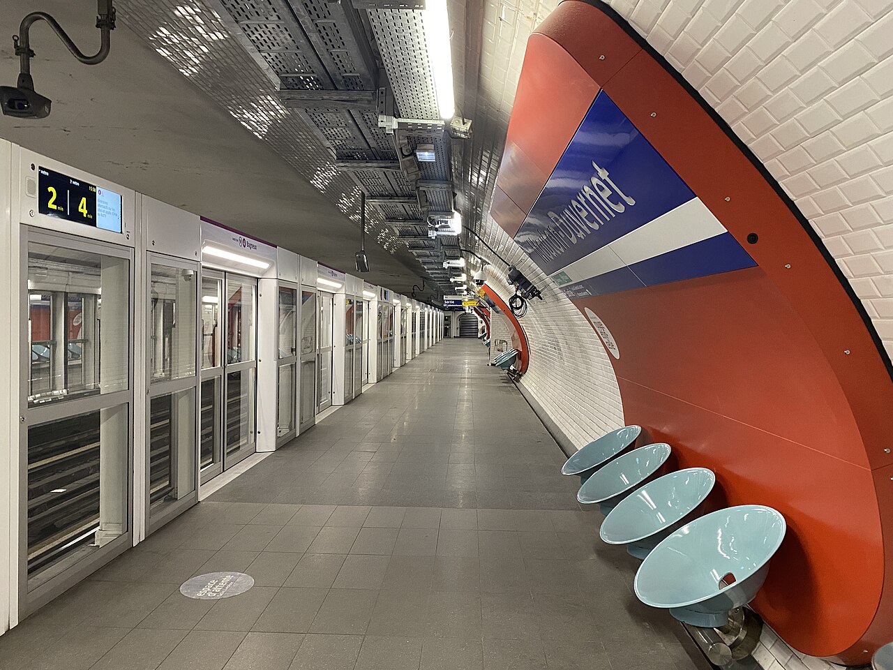 Édicule Guimard de la station Mouton-Duvernet - Paris 14ème