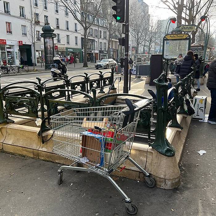 Photo de Édicule Guimard de la station Mouton-Duvernet - Paris 14ème