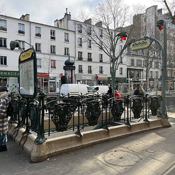 Photo de Édicule Guimard de la station Mouton-Duvernet - Paris 14ème