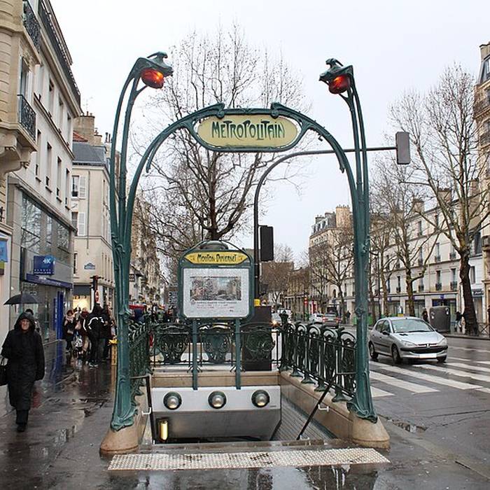 Photo de Édicule Guimard de la station Mouton-Duvernet - Paris 14ème