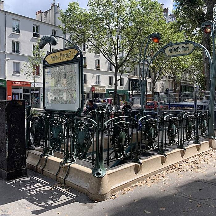 Photo de Édicule Guimard de la station Mouton-Duvernet - Paris 14ème