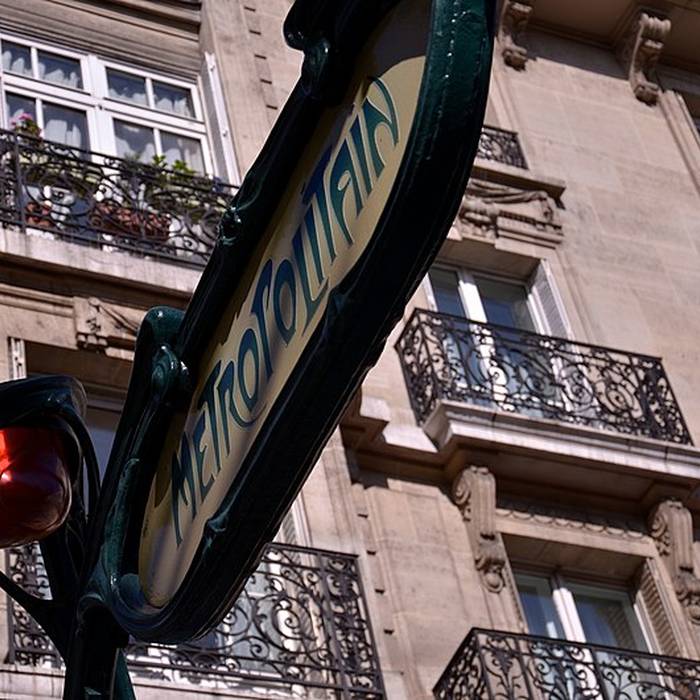 Photo de Édicule Guimard de la station Mouton-Duvernet - Paris 14ème