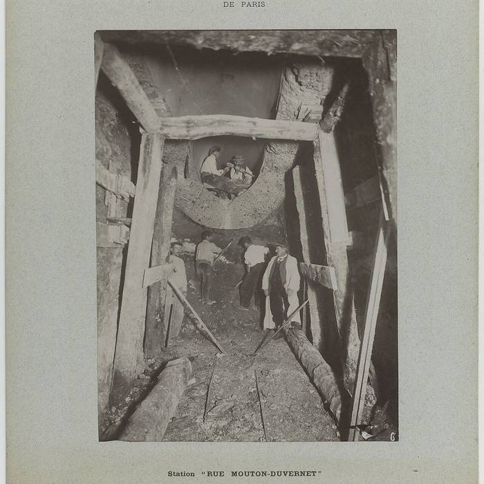 Photo de Édicule Guimard de la station Mouton-Duvernet - Paris 14ème