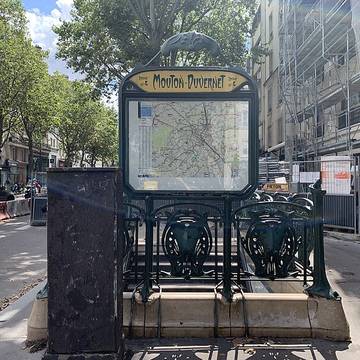 Édicule Guimard de la station Mouton-Duvernet - Paris 14ème