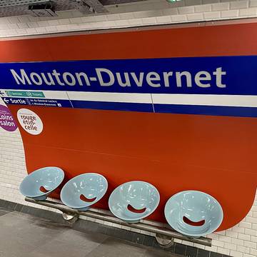 Édicule Guimard de la station Mouton-Duvernet - Paris 14ème