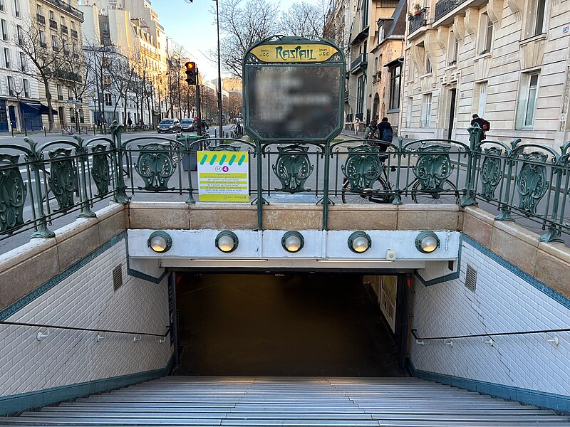Édicule Guimard de la station Raspail - Paris 14ème