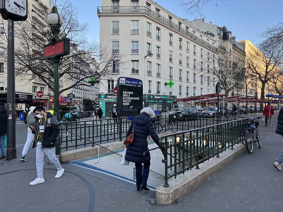 Édicule Guimard de la station Raspail - Paris 14ème