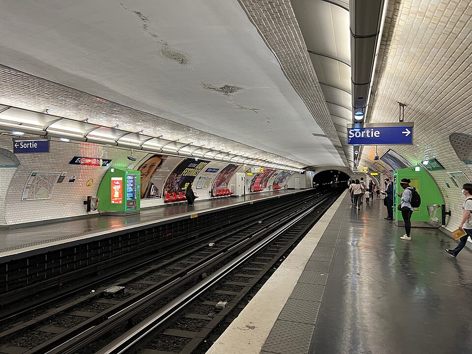 Édicule Guimard de la station Raspail - Paris 14ème