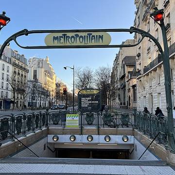 Édicule Guimard de la station Raspail - Paris 14ème