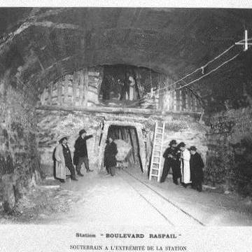 Édicule Guimard de la station Raspail - Paris 14ème