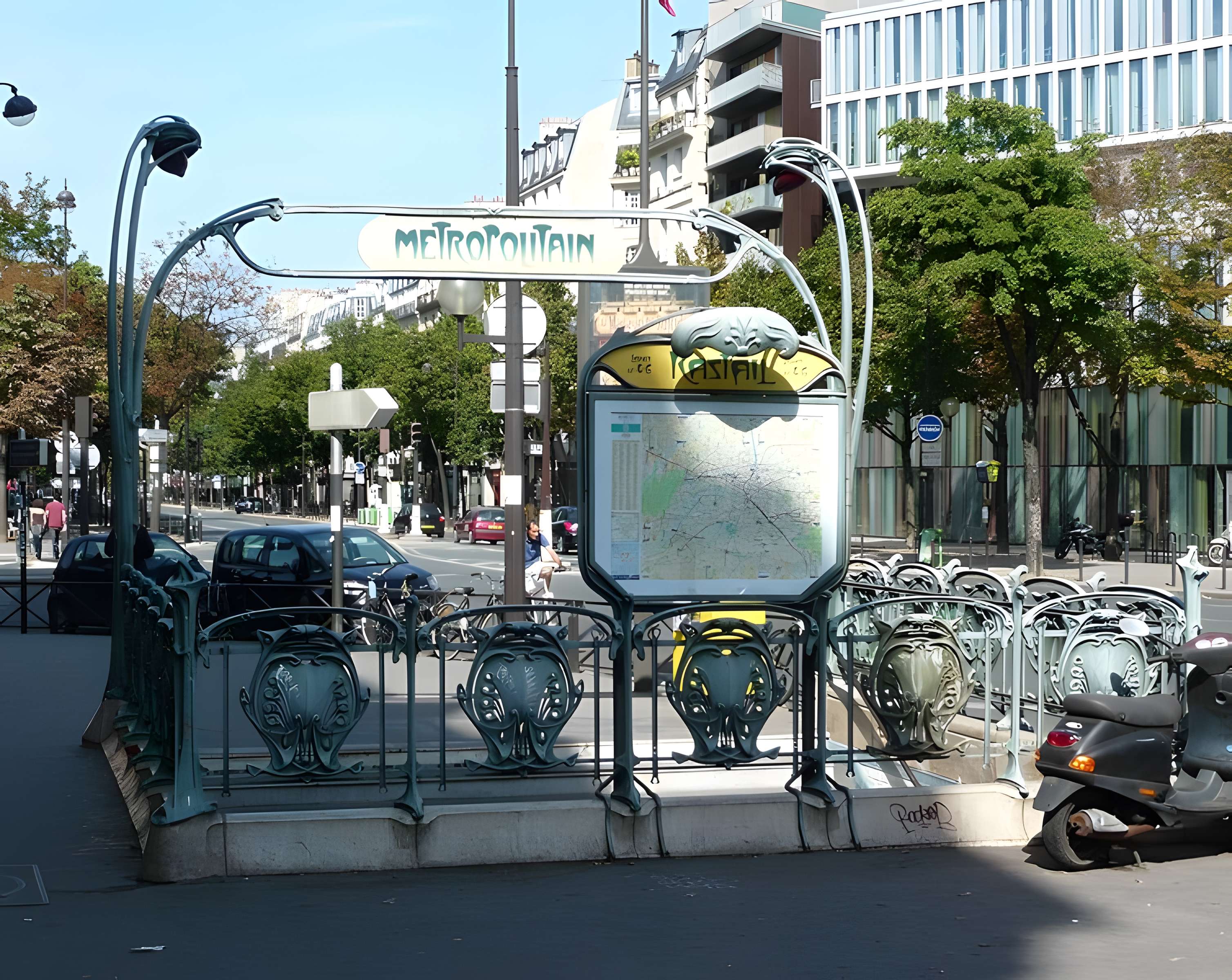 Édicule Guimard de la station Raspail - Paris 14ème 