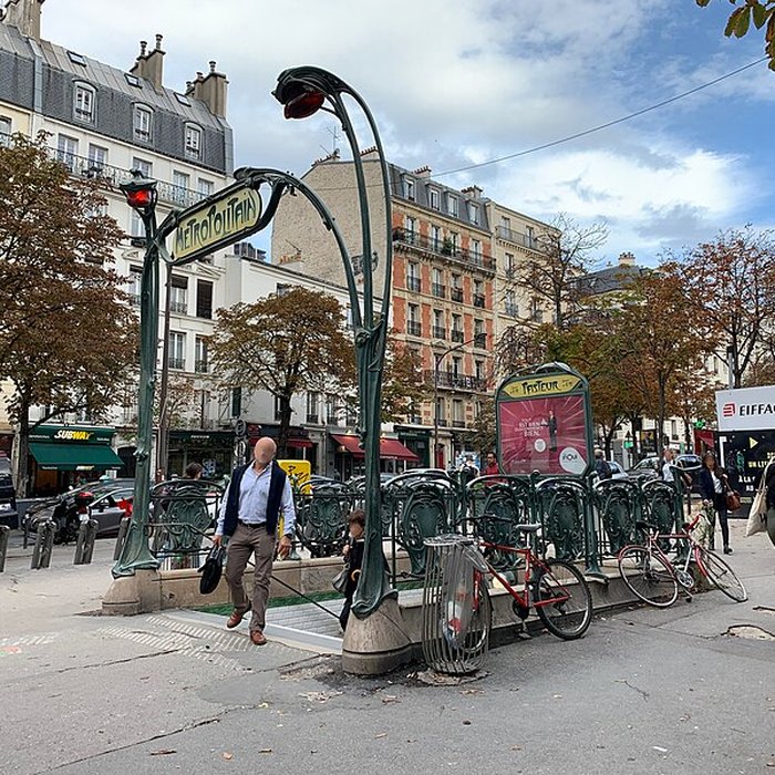 Photo de Édicule Guimard de la station Pasteur - Paris 15ème