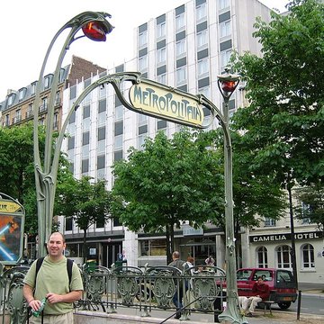 Édicule Guimard de la station Pasteur - Paris 15ème