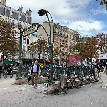 Édicule Guimard de la station Pasteur - Paris 15ème
