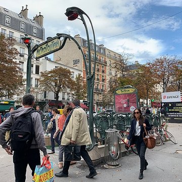 Édicule Guimard de la station Pasteur - Paris 15ème