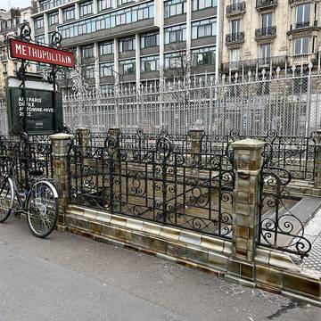 Édicule Guimard de la station Pasteur - Paris 15ème